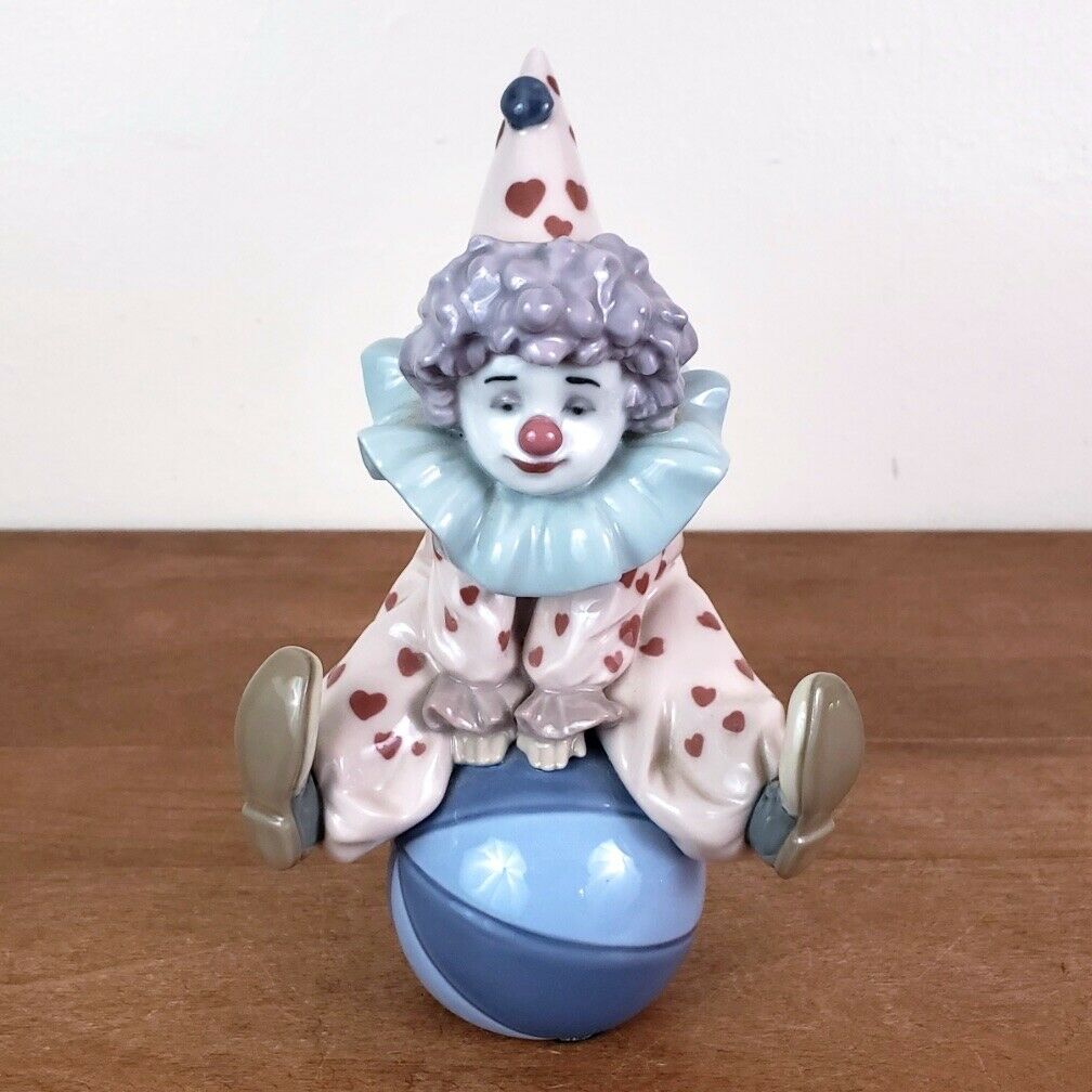 LLADRO Circus Clown On a Ball 