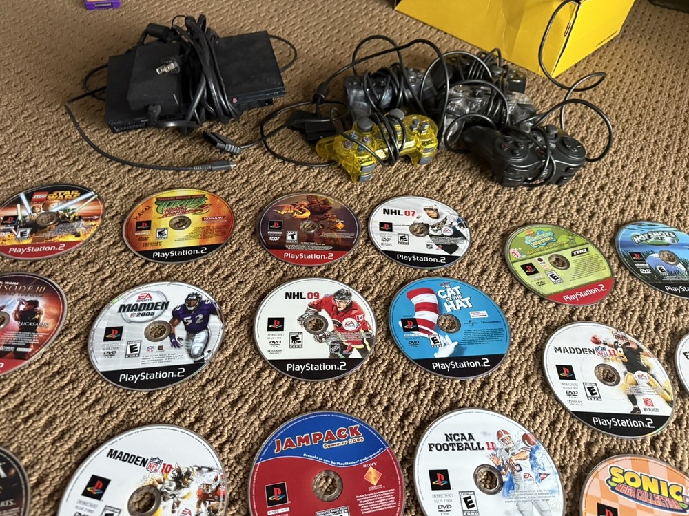 Sony PlayStation 2 Slim. 5 Controller And 24 Games