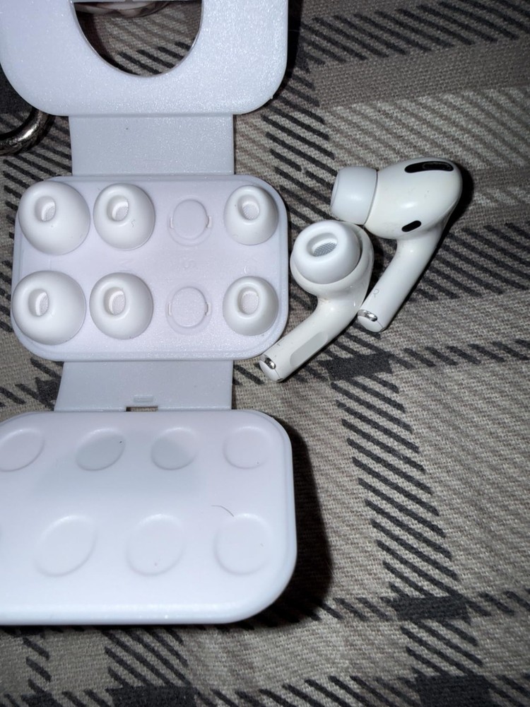 Replacement Ear Tips for AirPods Pro 2 Pack of 4 Pairs White NEW