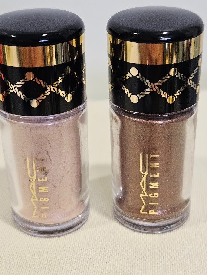 MAC Mini Pigment in Handsome Prince & Sugar Rush - Glam Chic City Look No Box