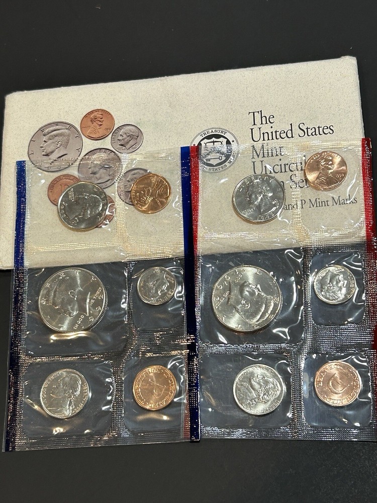 1992 P and D US Mint Uncirculated Coin Set LOW Shipping!!!