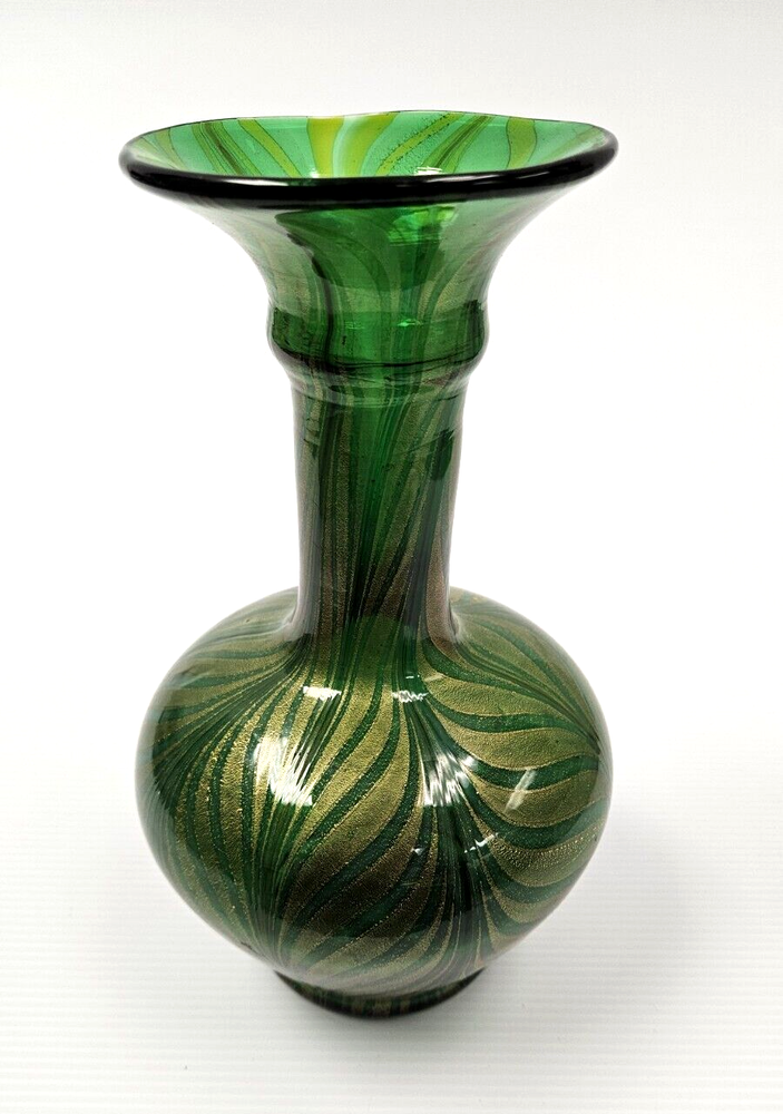 Murano Vetro Artistico Veneziano Fenicio Green and Gold Adventurine Vase 9