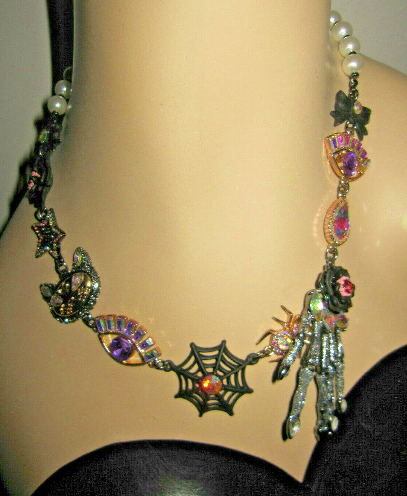 BETSEY JOHNSON HALLOWEEN CAT SPIDERWEB HAND EYE BLING NECKLACE