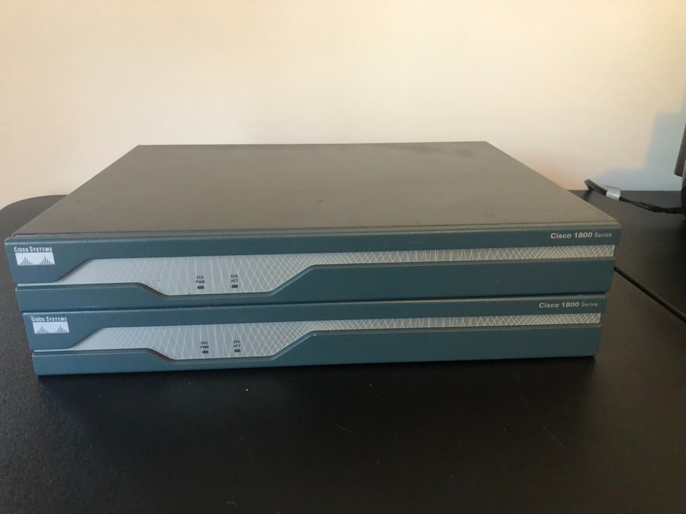 Cisco 1841 2-Port 10/100 Wired Router (173015000)with compact flash x2