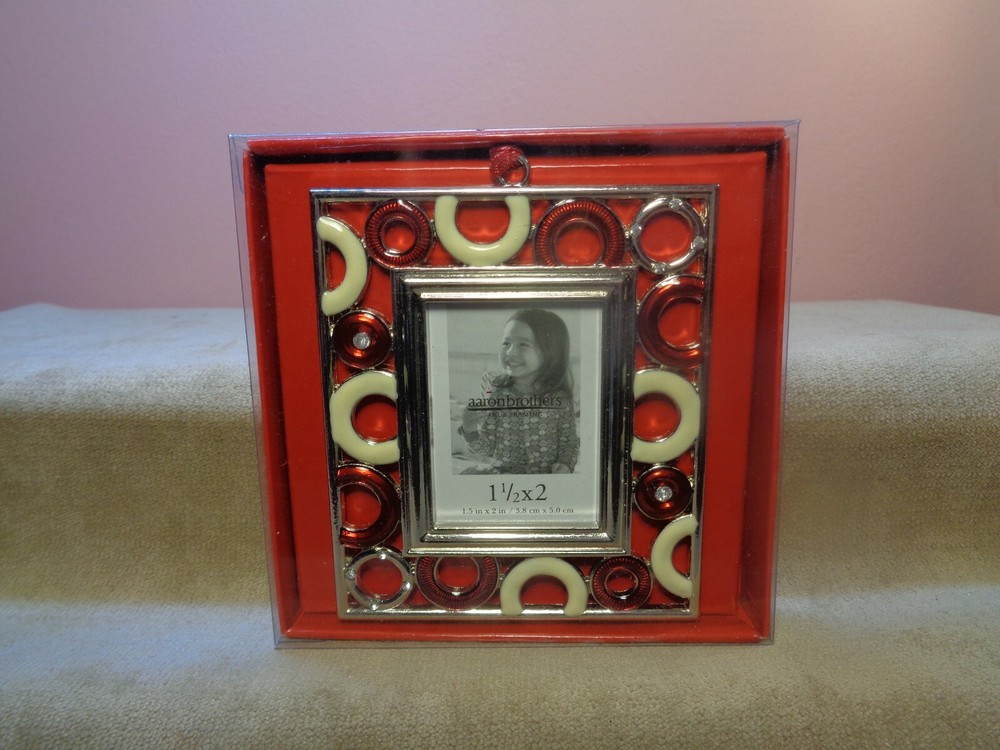 Aaron Bros Red & White Circles Photo Ornament CB1081 New in Package-image