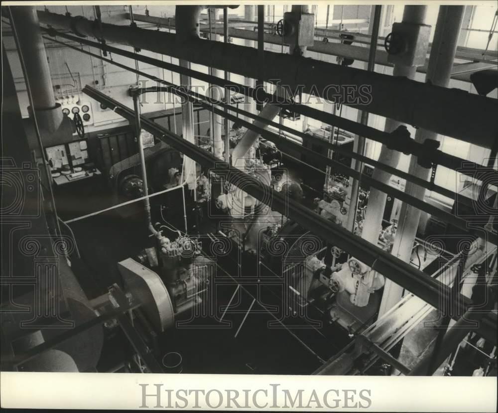 1975 Press Photo Interior view of the power plant - nob97884