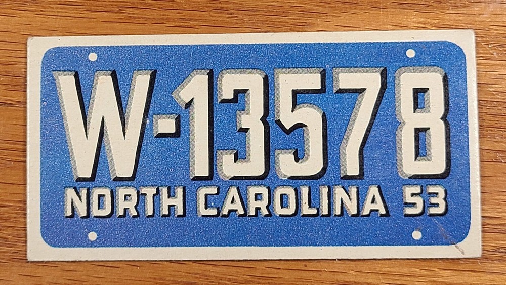 1953 Topps #27 NORTH CAROLINA License Plate Trading Card (#10012)