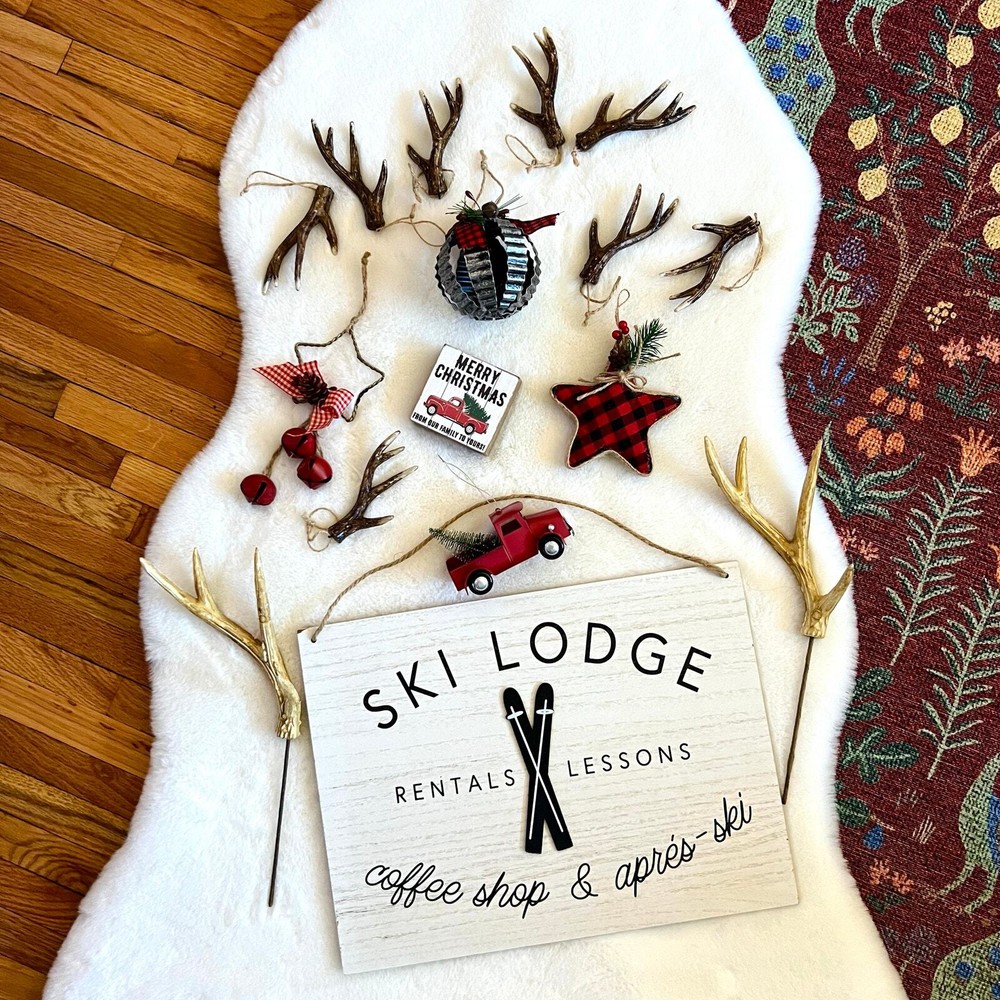 Christmas Decoration Ski Lodge Sign and Rustic Farmhouse Ornaments Decor Bundle