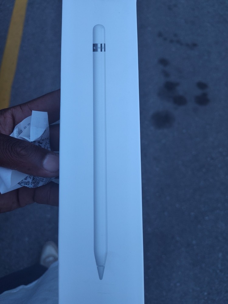 Apple Pencil 1st Gen with USB-C Adapter - White MYQW3AM/A  