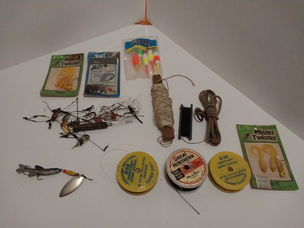 Vintage Lot Of Fishing Supplies Lot B