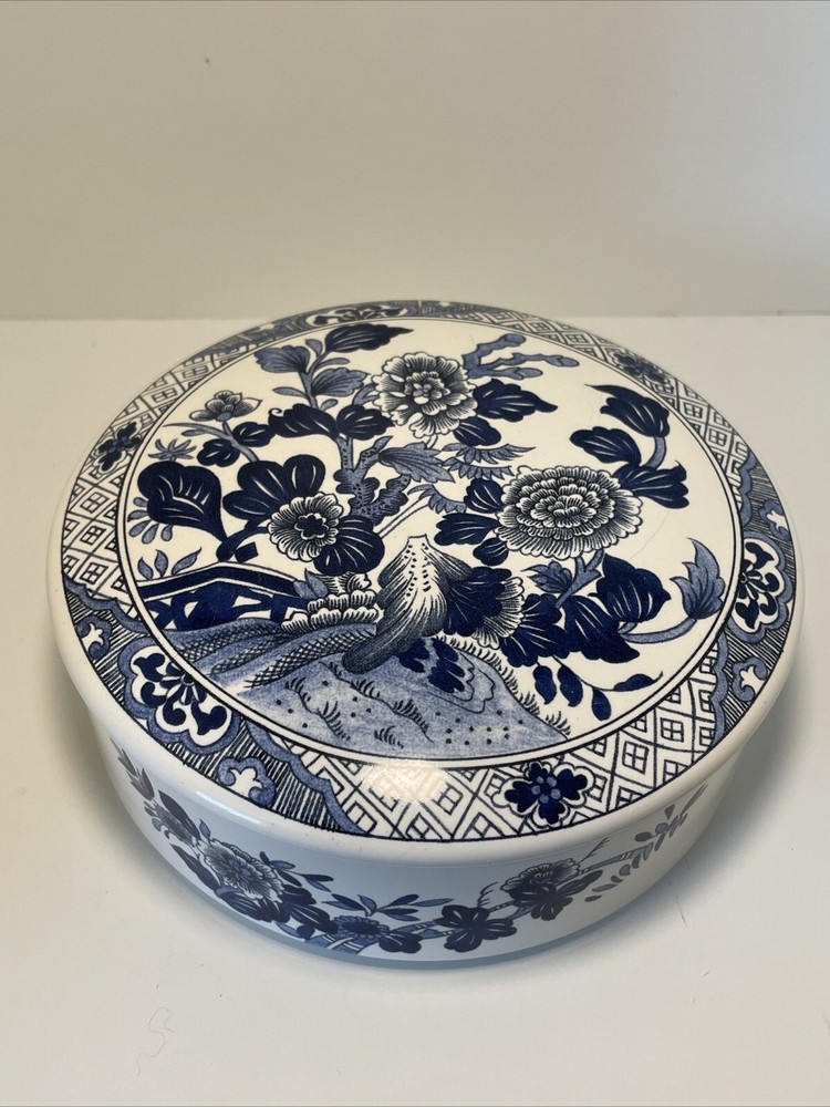 Tiffany & Co. PORCELAIN ROUND JEWELRY Trinket BOX “PEONY” 5”