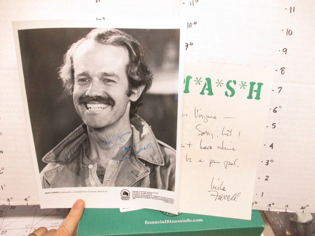 1970s MASH CBS promo photo 4077th Army Mike Farrell autographed letter