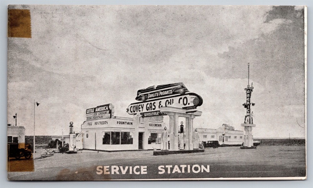 Service Station Covey Gas & Oil Co Little America Pumps Granger WY Postcard Y14