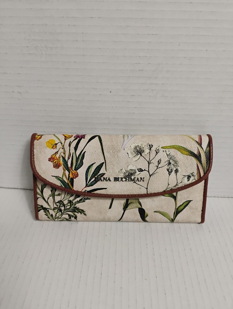 Dana Buchanan Womens Wallet in Good Condition