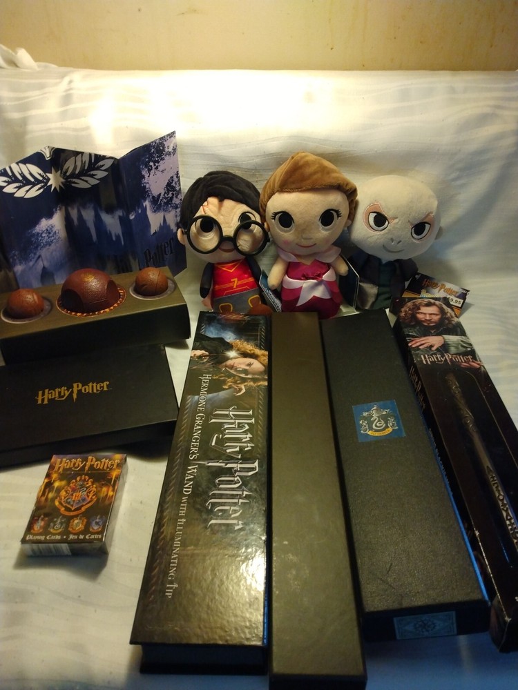 Harry Potter Wands, Plush, Cards Book Markers, Quidditch Collection Poster...