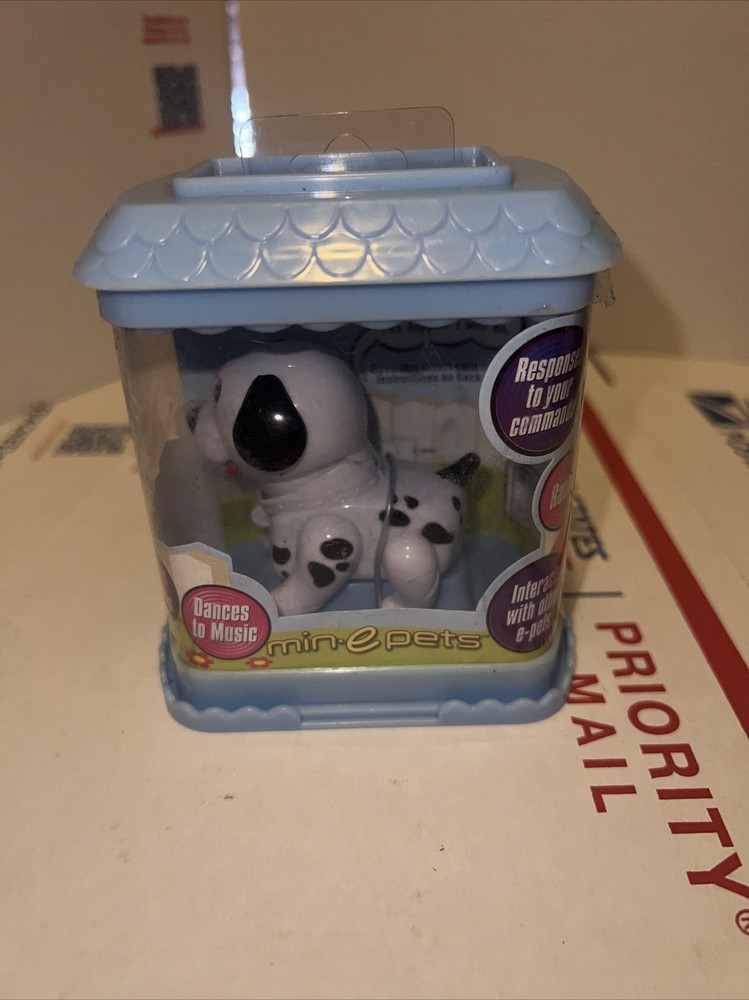 ABL Innovation 2002 Micro interactive e-pet DOG *NEW SEALED* Black/white-image