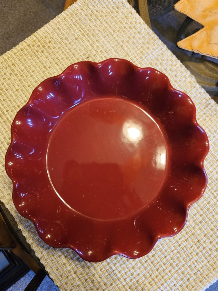 SCM Homeware Pie or Quiche Plate Baking Dish Ruffled Edges In Bright Red
