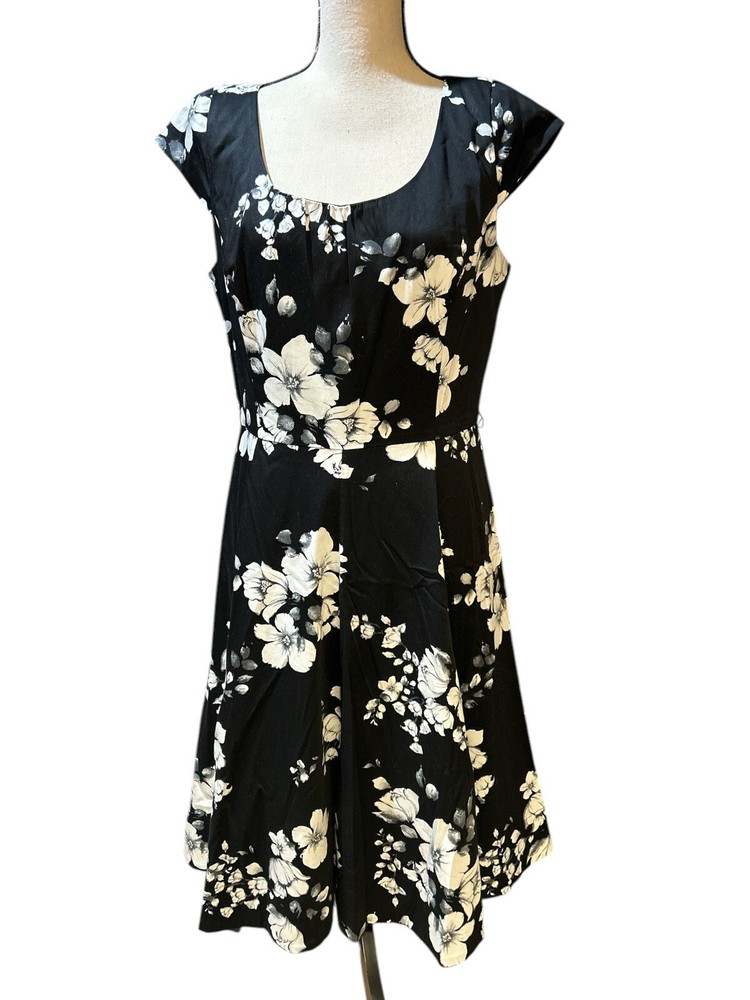 White House Black Market Black/White Floral Dress w/ Red Petticoat Sz 14