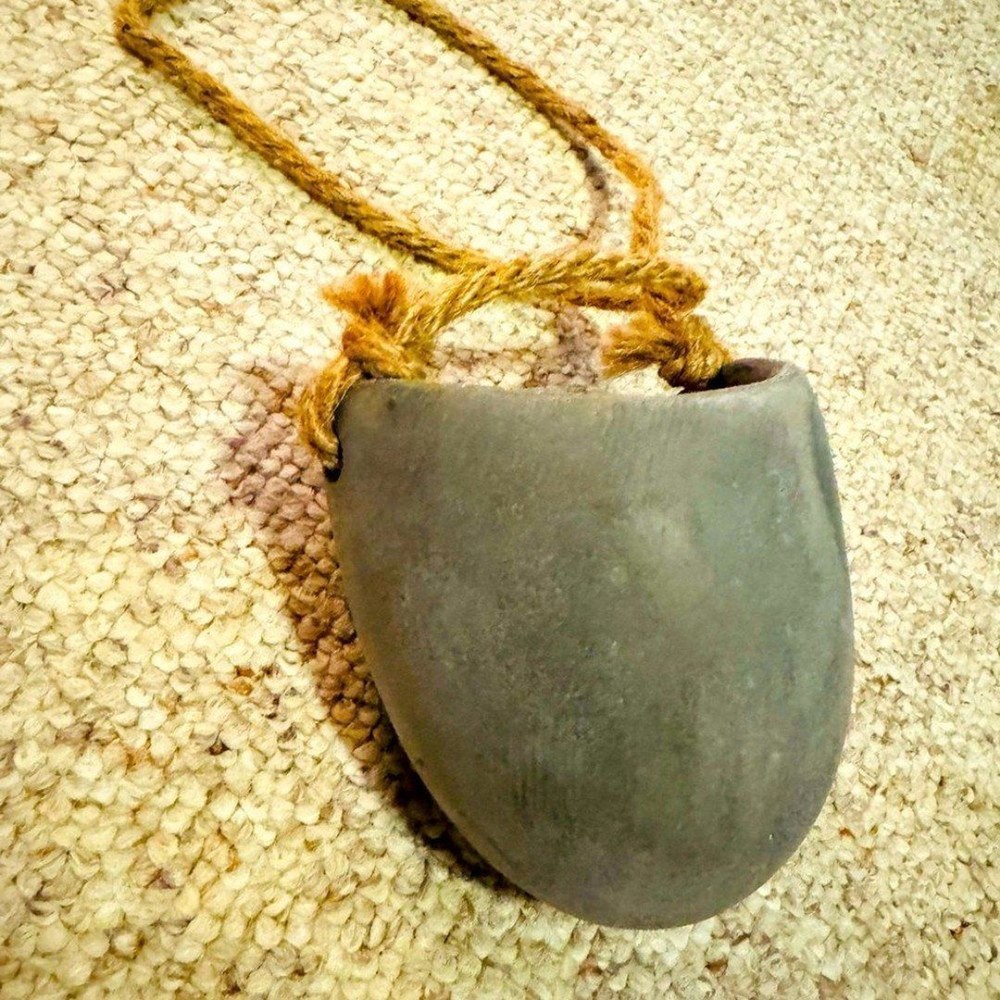 Hanging planter in gray