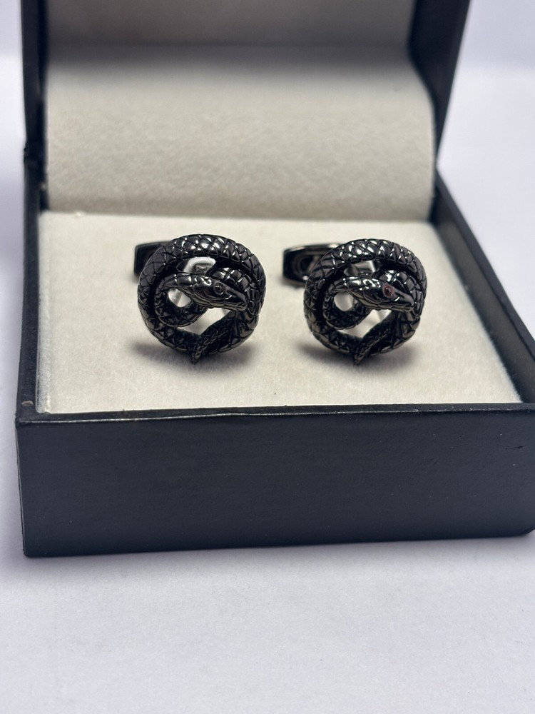 Stunning Montblanc Men's Snake Black Color Cufflinks Set