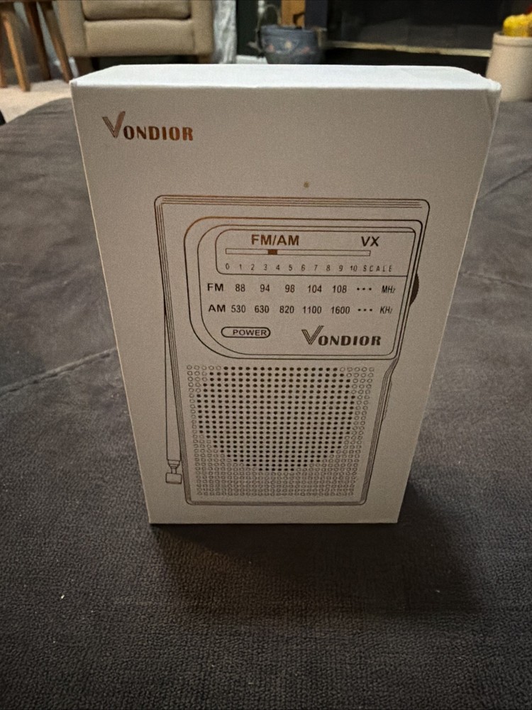 Vondior Radio AM/FM Battery Portable Radio Silver with Box- Tested