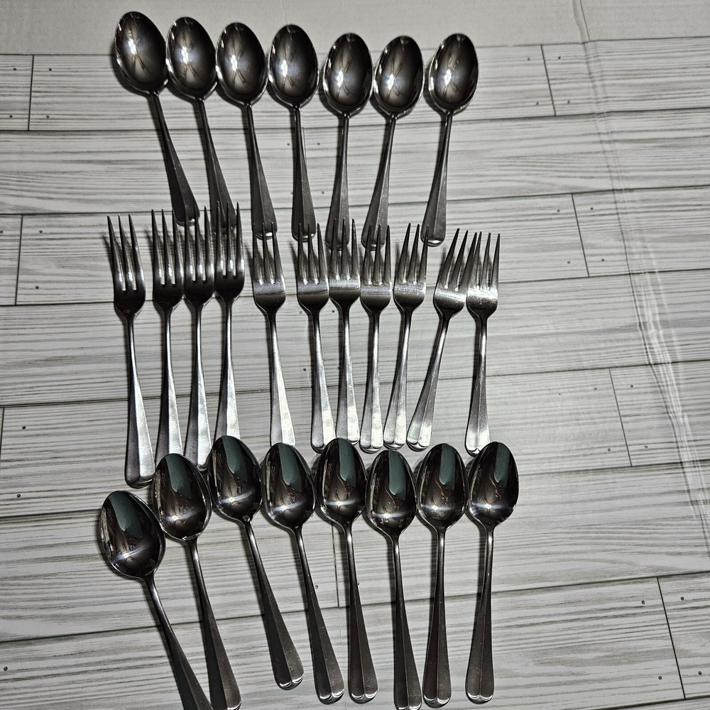Northland Stainless 4 Dinner Forks 7 Dessert/Salad Forks 8 Teaspoon 7 Soup Spoon