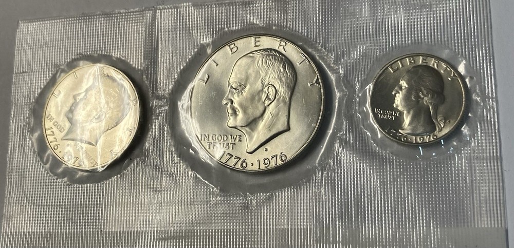 1776-1976 U.S. Bicentennial Silver Uncirculated 3-Coin Set, Cello Package Taped