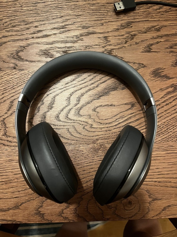 Beats by Dr. Dre Studio Wireless Over the Ear Headphones - Titanium