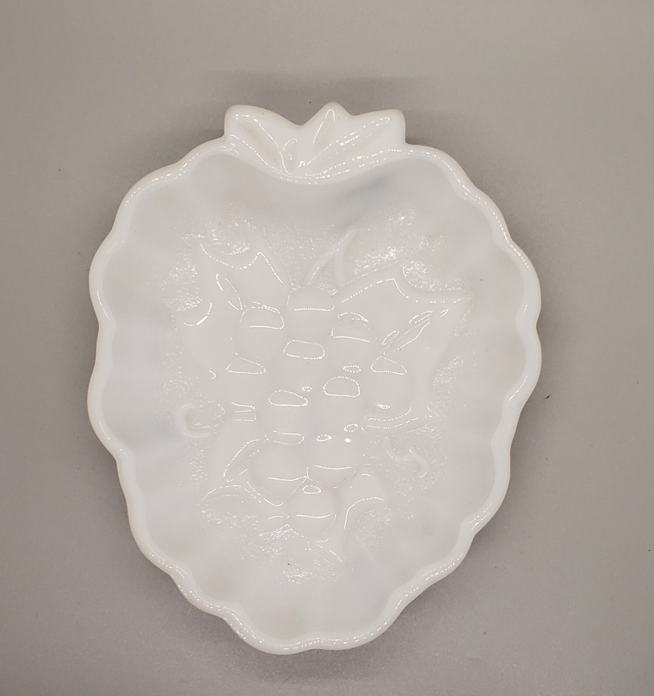 Vintage Textured Milk Glass Grape Cluster Bunch Shaped Candy Dish 6 3/4
