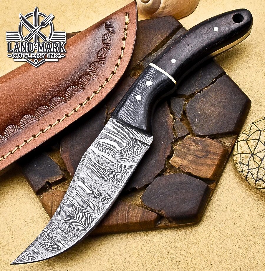 BEAUTIFUL DAMASCUS STEEL HUNTING SKINNER KNIFE WITH BLACK HANDLE