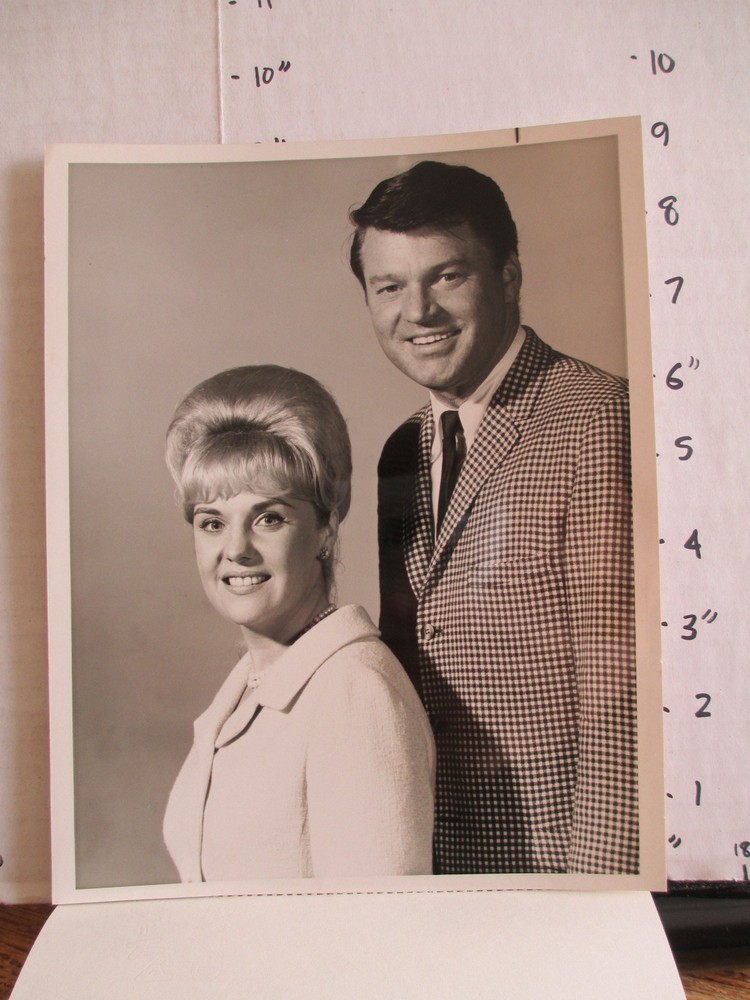 1966 NBC Swingin Country Molly Bee Rusty Draper checkered suit TV show photo  