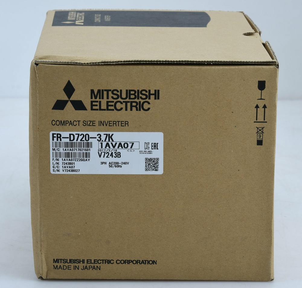 1PC New MITSUBISHI inverter D700 3PH 220V 3.7KW FR-D720-3.7K free shipping