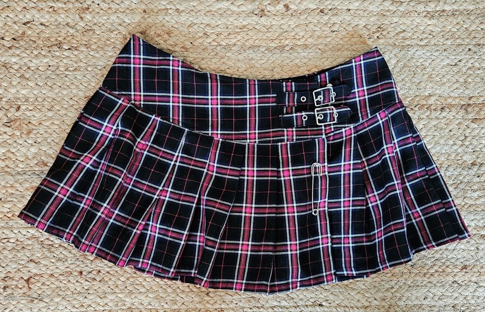 Vintage Y2k Red Black Plaid LIP SERVICE Grunge Emo Goth Micro-Mini Skirt w/Pin M
