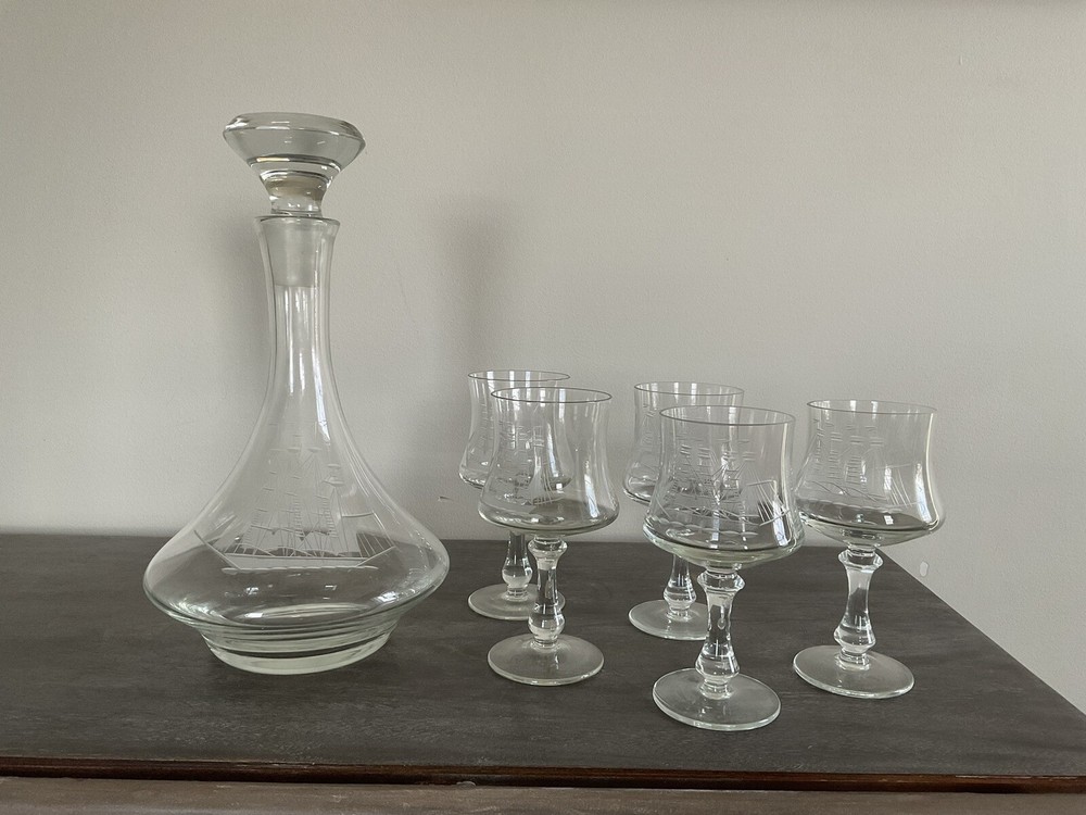 Vintage Crystal Etched Detailed Clipper Ships Decanter And 5 Glasses