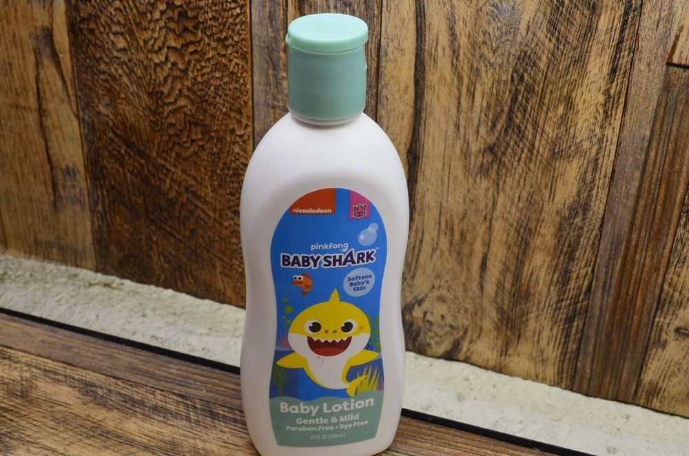Baby Shark Body Lotion Gentle & Mild 10 Oz Nickelodeon Pinkfong