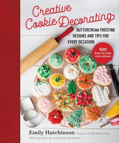 Creative cookie decorating with buttercream frosting designs and tips