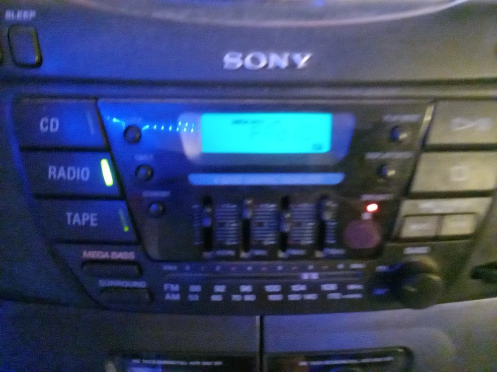 Sony CFD-ZW160 Boombox with CD Player Radio Cassette Mega Bass Sound