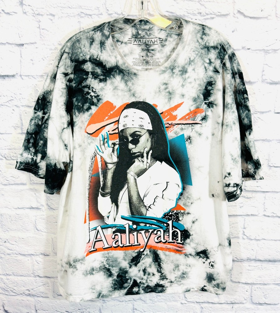 Aaliyah XL/TG Graphic T-Shirt Tie Dye White/Black Short Sleeve Y2K-image