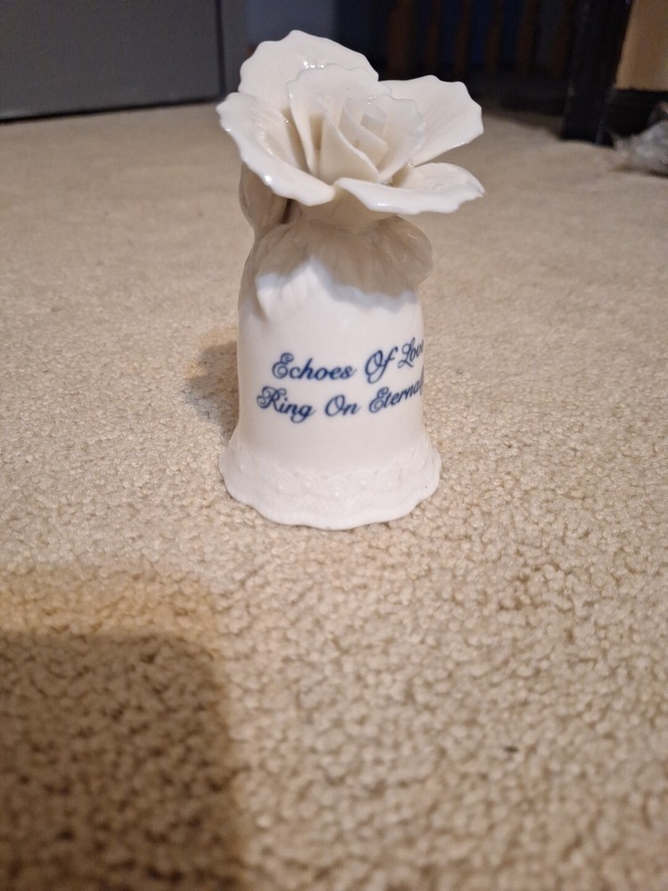 NEW CHRISTMAS REMEMBRANCE BELL ECHOES OF LOVE RING ON ETERNALLY ABBEY PRESS-image