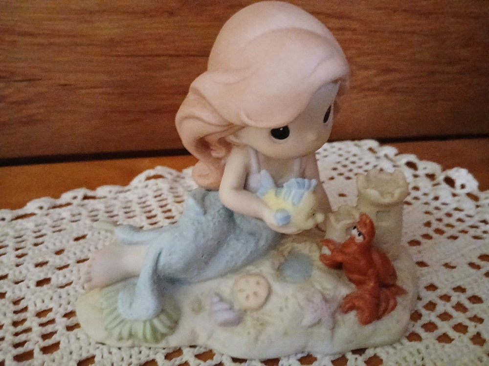 RARE Disney Showcase Little Mermaid Ariel Precious Moments Part of Your World Collectible