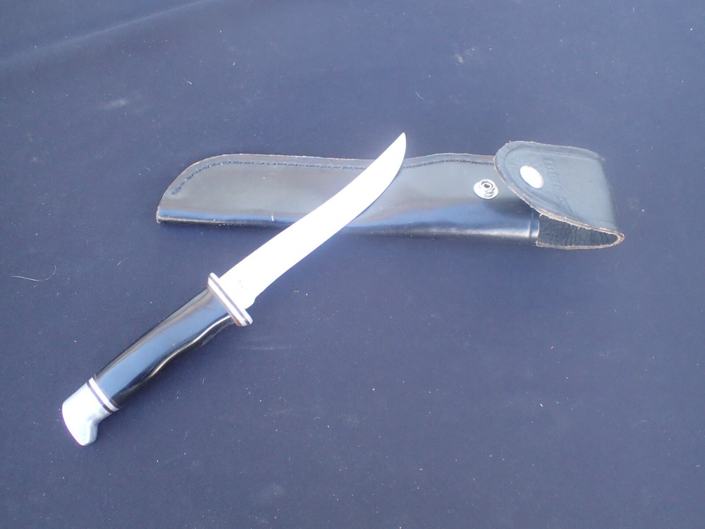 Vintage Buck Knife 121 and Sheath