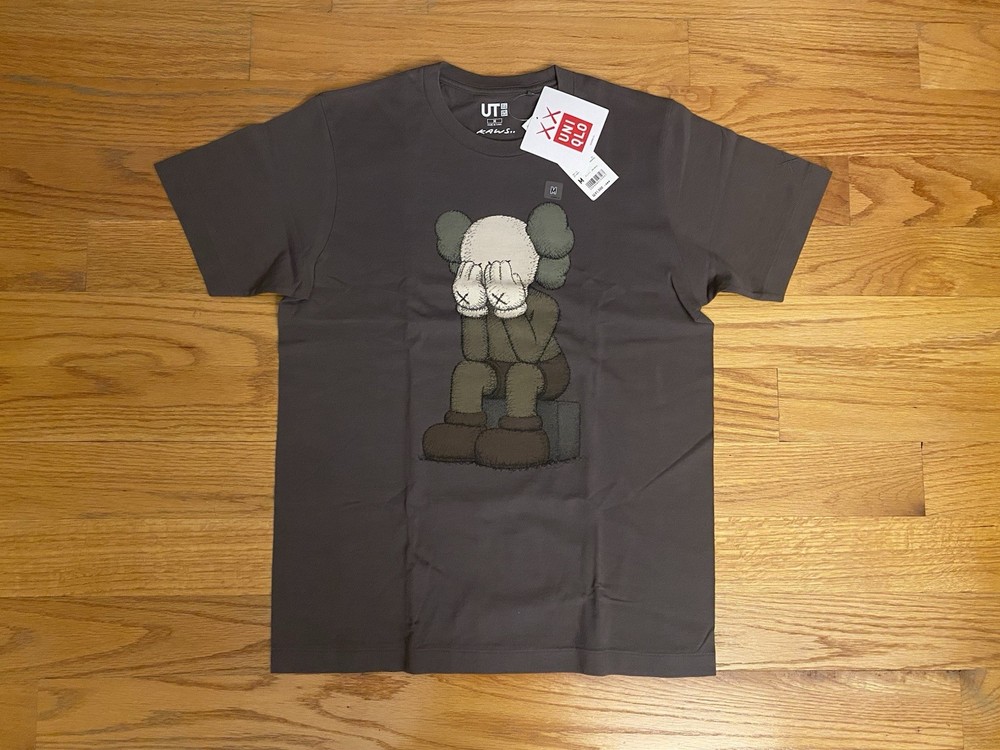 NEW Kaws X Uniqlo Passing Through Tee Dark Grey Size Medium (Asia Sizing)