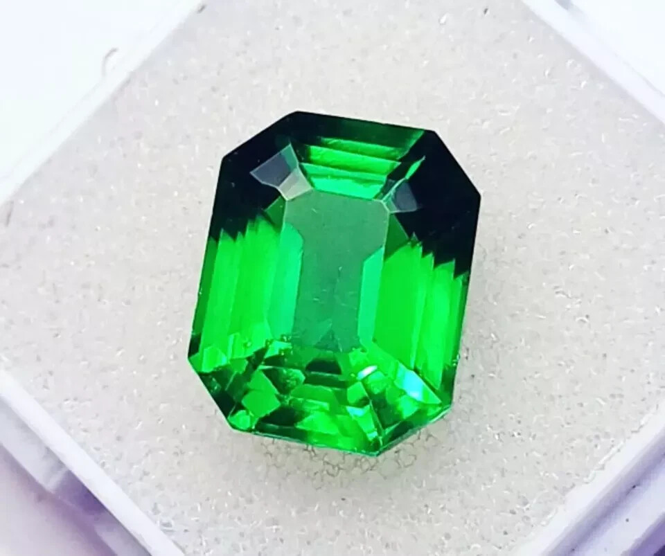 Stunning EGL Certified 9.55 Ct Emerald Cut Green Loose Gemstone