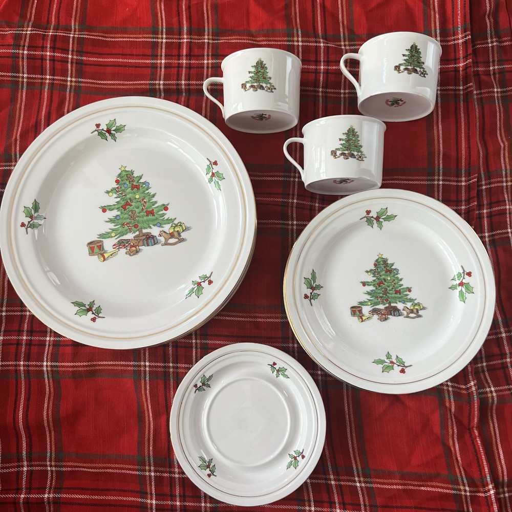 1992 Holiday Hostess Christmas Tree Dinnerware Set with Cookies For Santa Plate