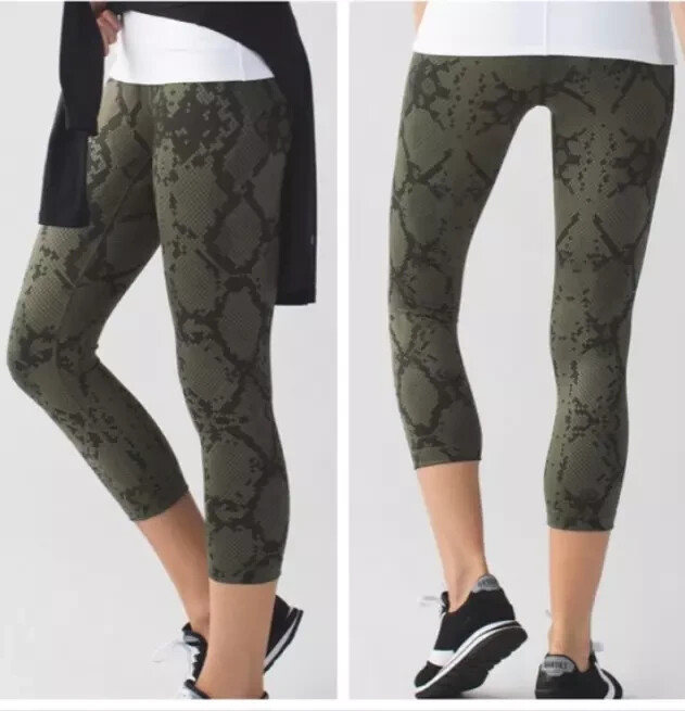 LULULEMON Wunder Under Crop Green Snake Print Full-On Luon Leggings SIZE 6