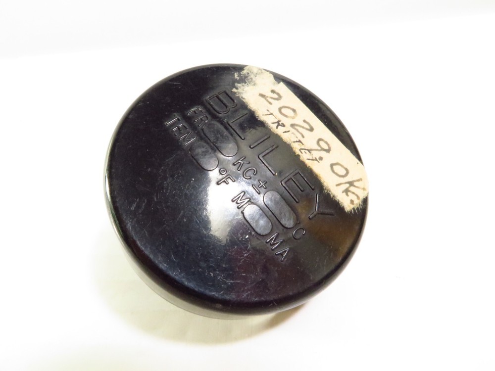 VINTAGE WWII QUARTZ RADIO CRYSTAL BLILEY BC2 2029 KC FREQUENCY CONTROL