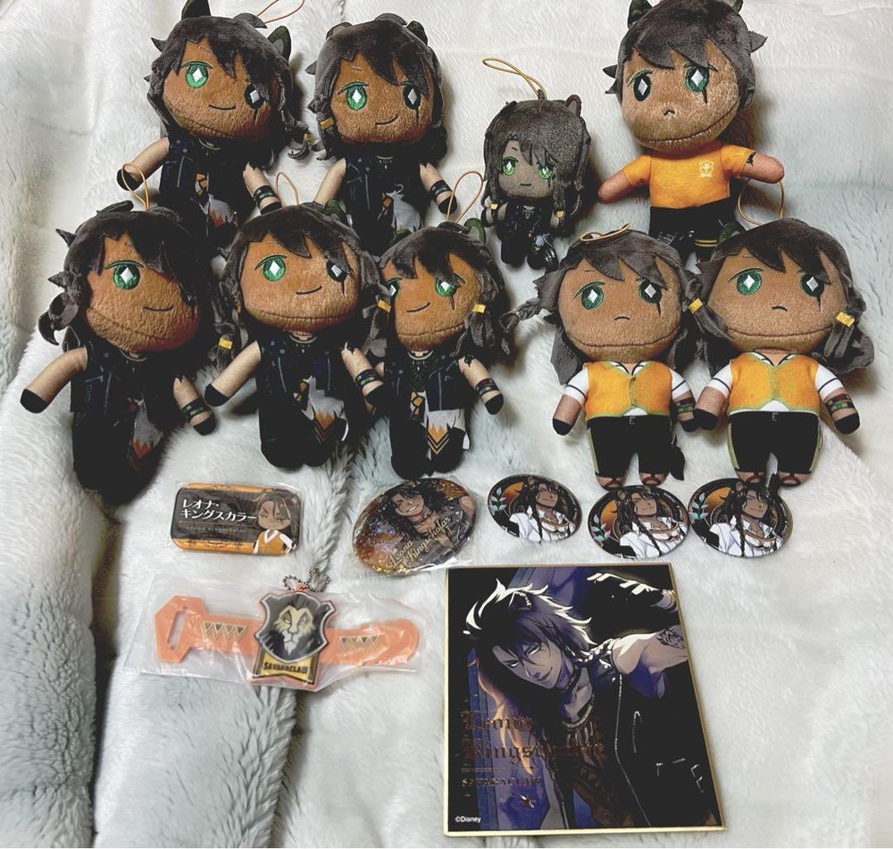 Twisted wonderland Leona goods set: stuffed toy colored paper badge Anime Goods