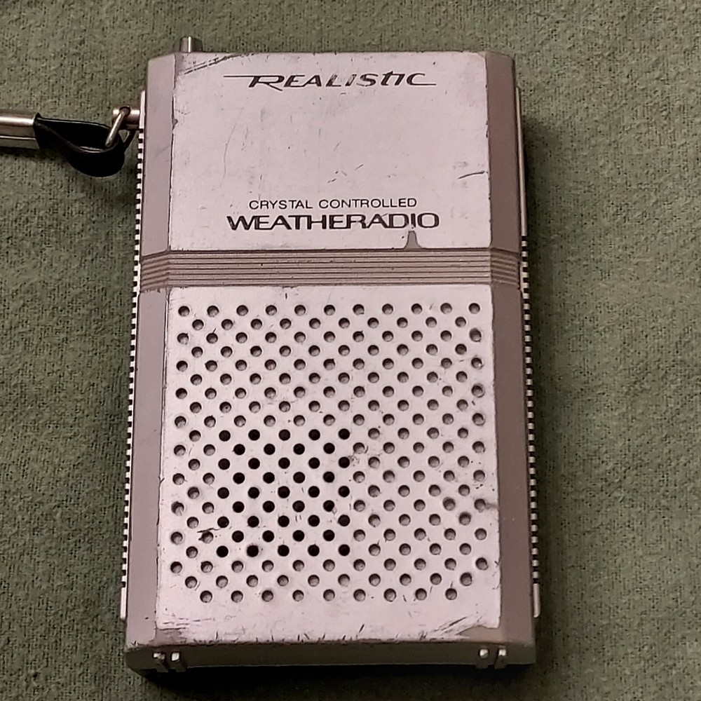 VINTAGE RADIO SHACK REALISTIC CRYSTAL CONTROLLED WEATHER RADIO 12-151A TESTED