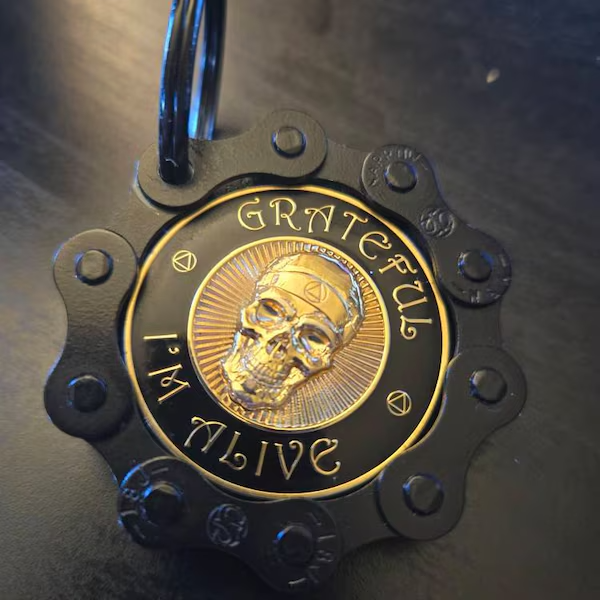 AA Keychain with Black Medallion - Chip Holder for NA Al-Anon & Alcoholics Anonymous-image