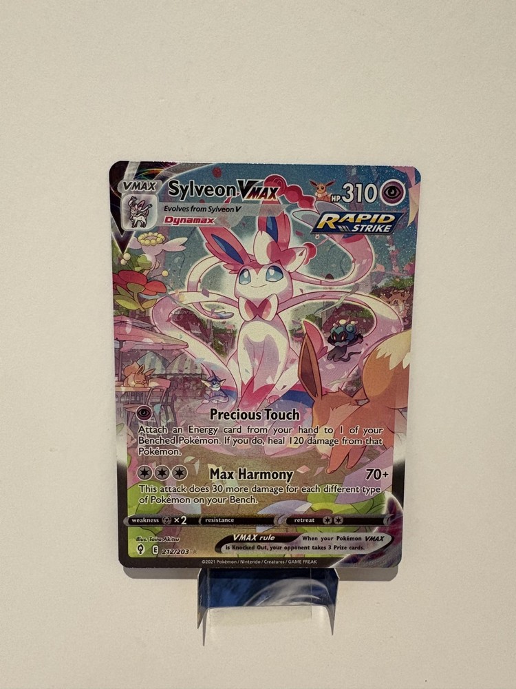 Sylveon VMAX (Alternate Art Secret) 212/203 SWSH07: Evolving Skies Holo NM